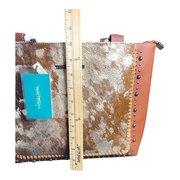 Stunning Trinity Ranch Purse & Wallet Set - Picture 8 of 11